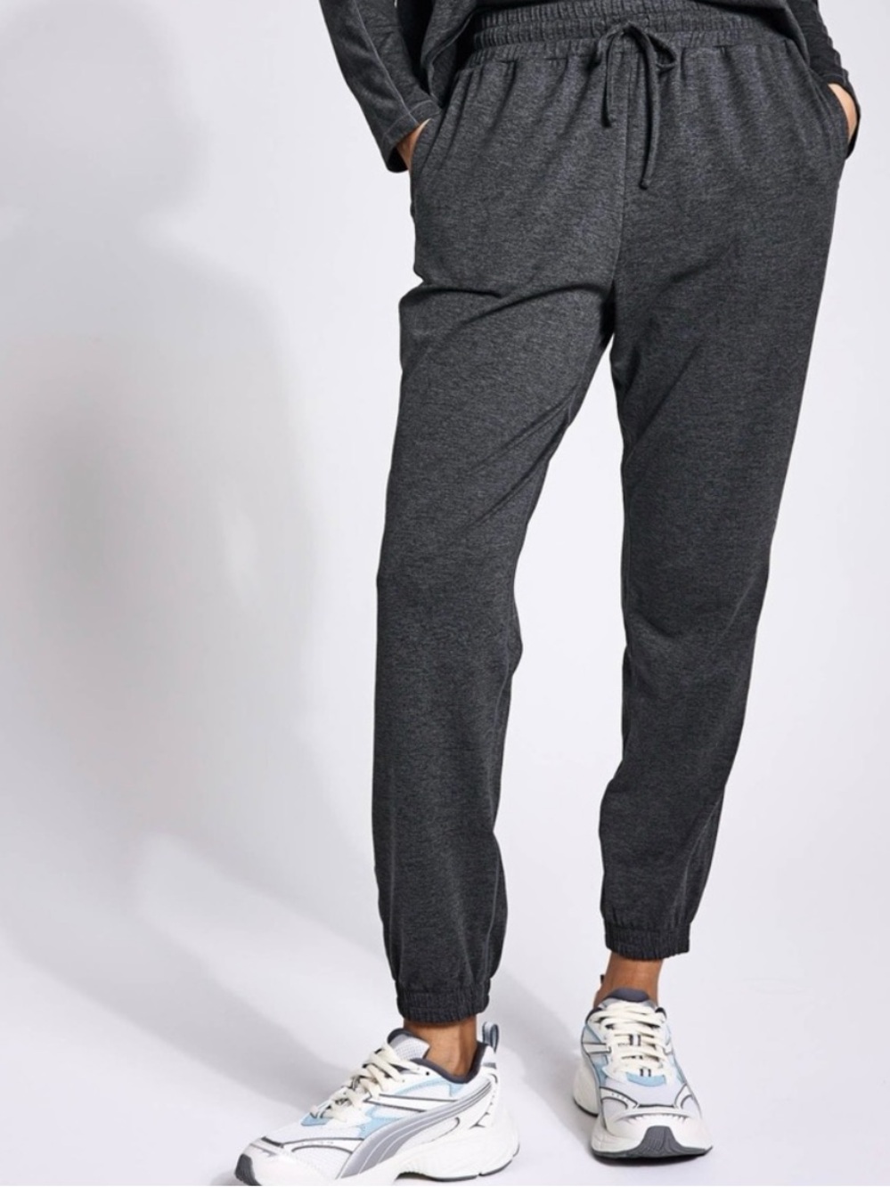 Girlfriend Collective Reset Jogger size Medium in Moon Heather